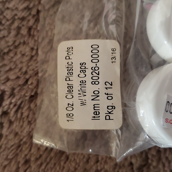 White Plastic Sample Containers - Picture 3 of 3